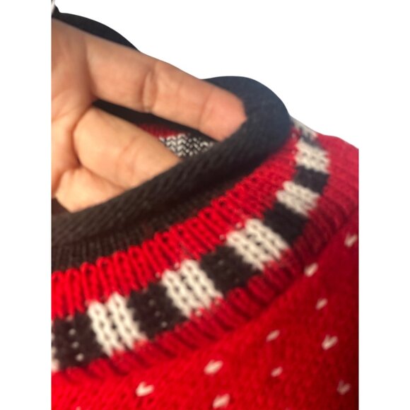 Vintage In Design Red Knit Sweater With Panda Graphic & Checkered Vest - Picture 7 of 10
